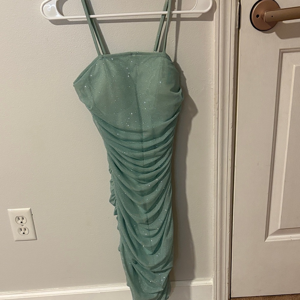 Elegant Green Midi Dress